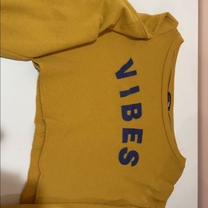 Vibes Cropped Crewneck Top - Mustard